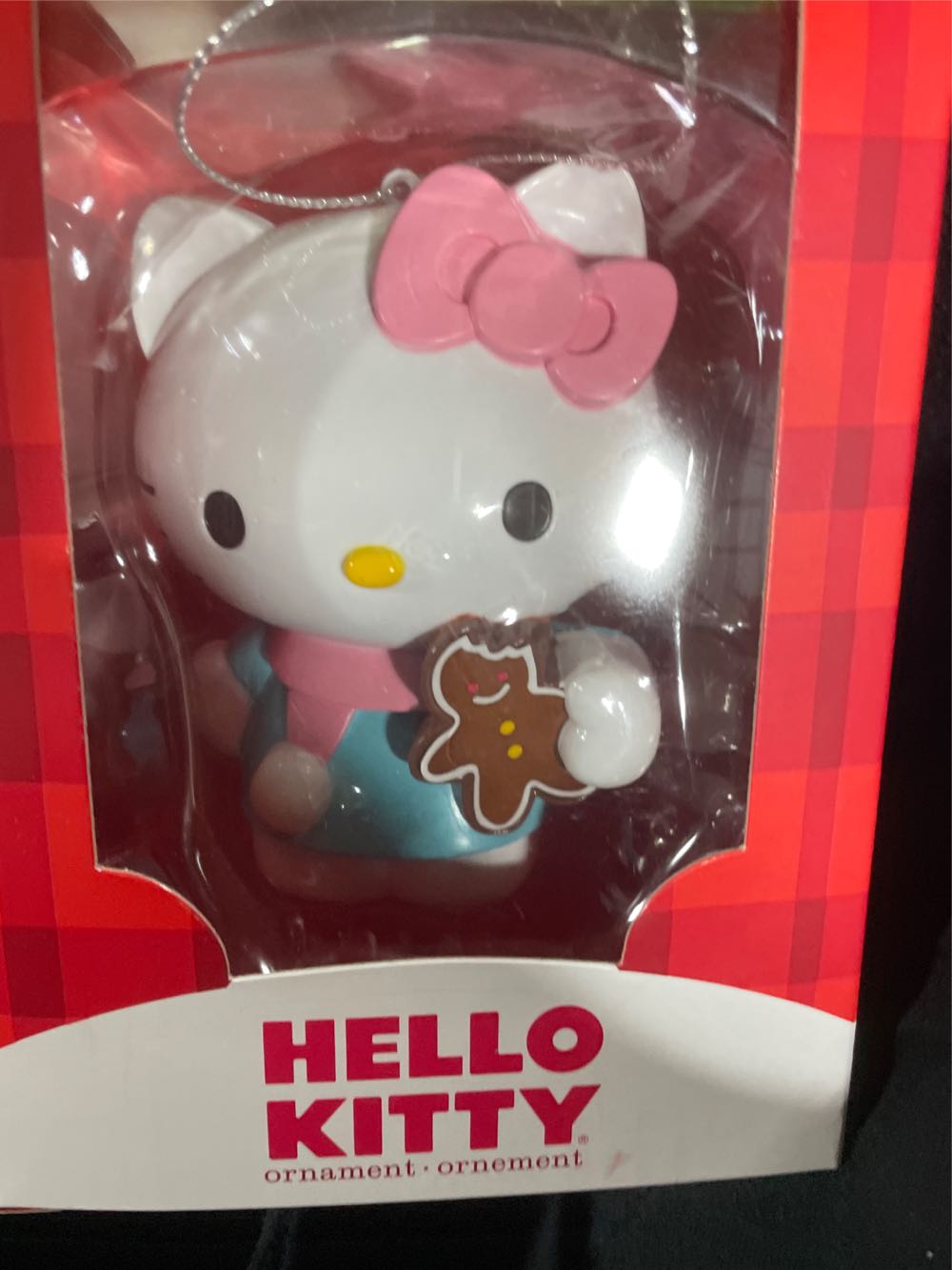 Hartland - White - Shepherd - Adoring