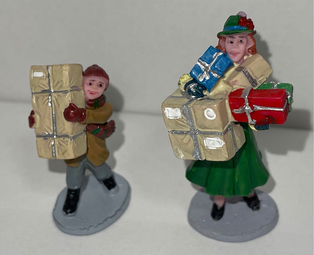 Christmas Rush Set 2 - #82610 - Caddington Village (Figurines) ornament collectible [Barcode 728162826107] - Main Image 3