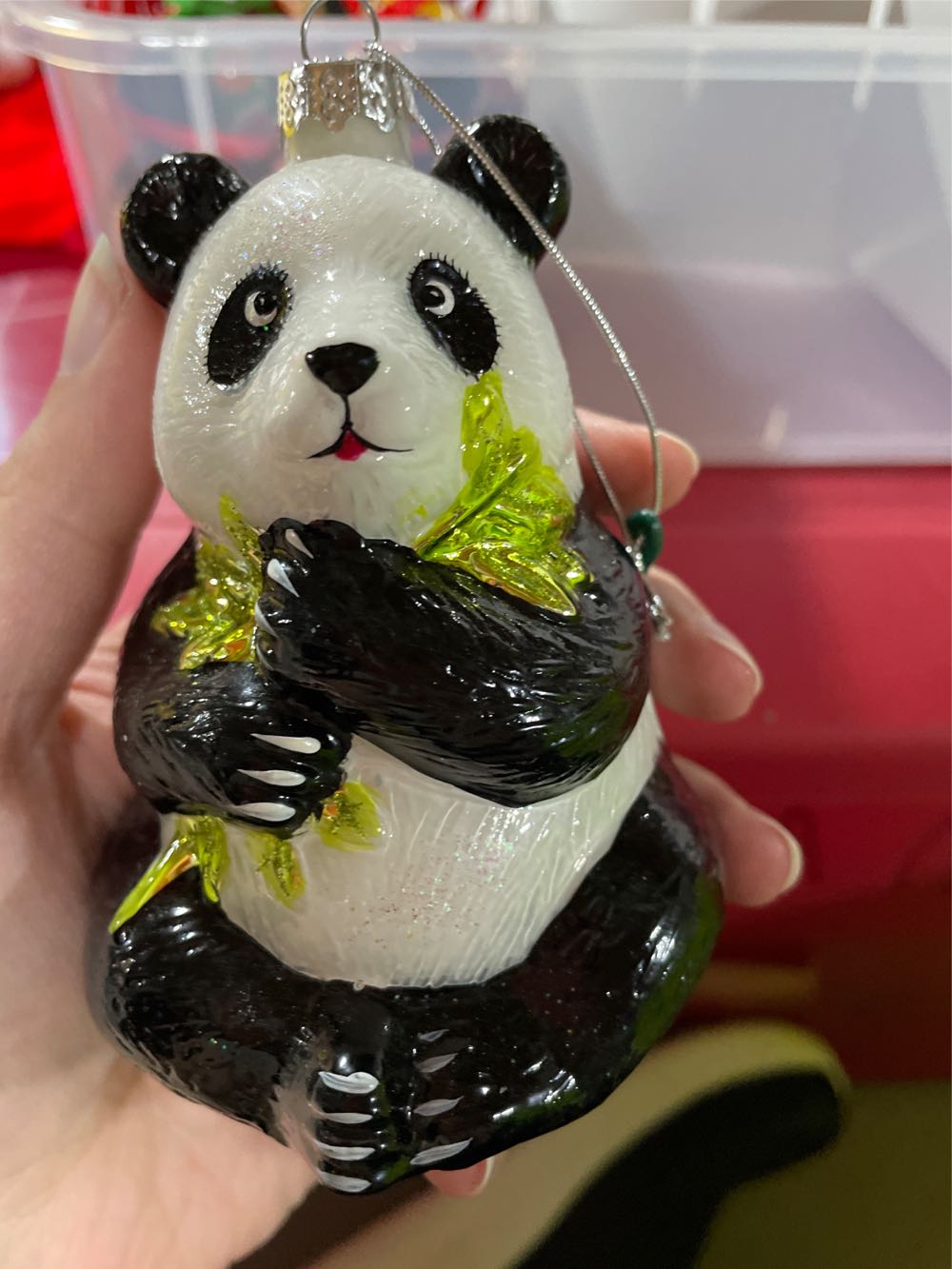 The Glow - Volume 40 - Number 1 - February 2019 - F.W. Woolworths Americas Christmas Store