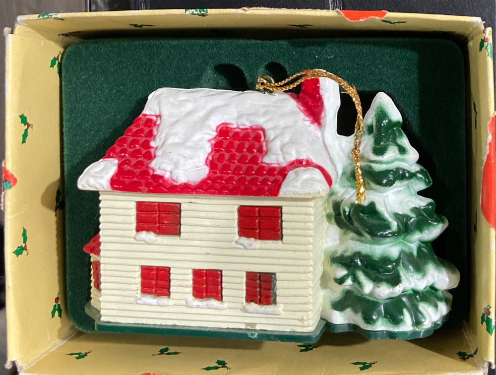 1986 House  ornament collectible - Main Image 2