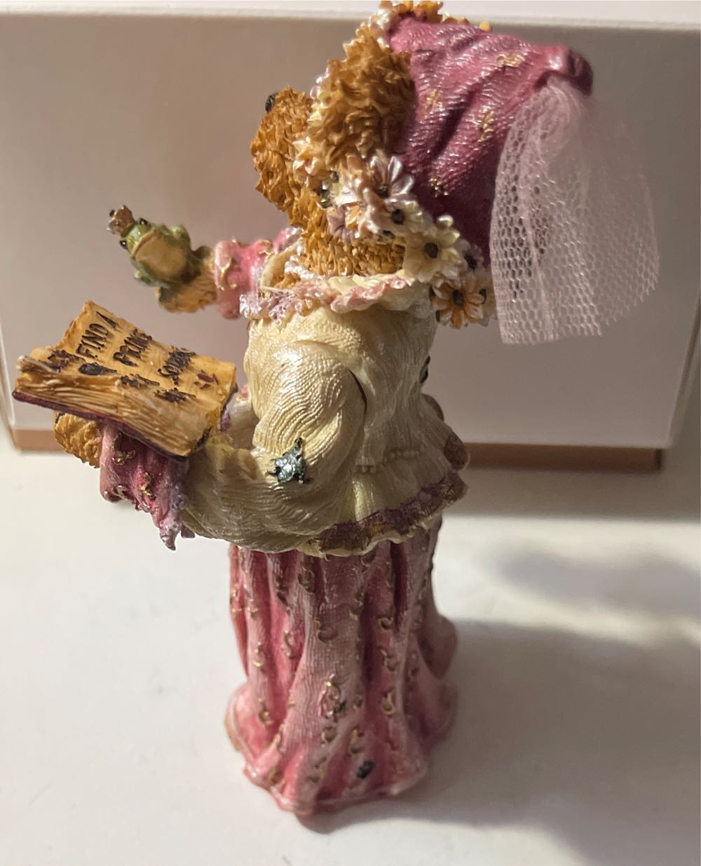 Boyds Shoebox Bears Princess Aneeda Knight...Kiss & Tell #3227 Jointed  ornament collectible - Main Image 2
