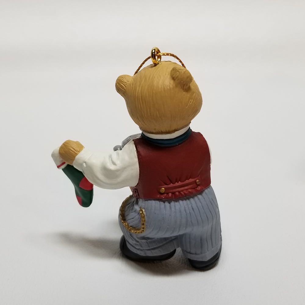 Bearingers - Papa Bear - The Bearingers Of Victoria Circle (Collection) ornament collectible - Main Image 2