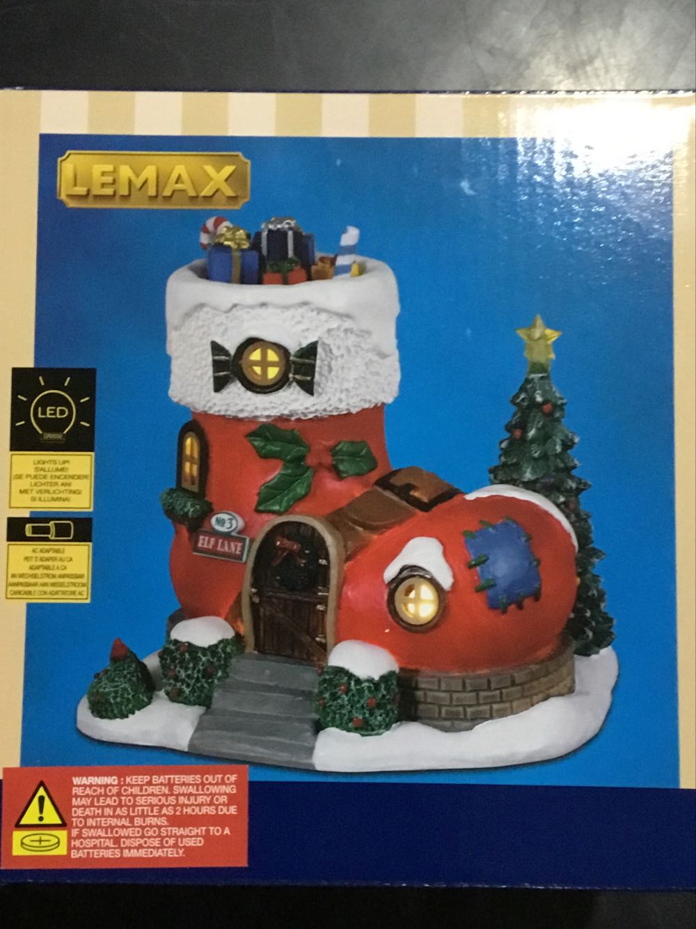 Elf Lane No.3 #24017 - Santa’s Wonderland (Table Accents) ornament collectible [Barcode 728162240170] - Main Image 2