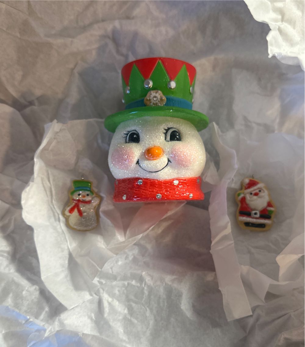 Cookie Jar Surprise - Rare (KOC Member Exclusive) ornament collectible [Barcode 763795767540] - Main Image 3