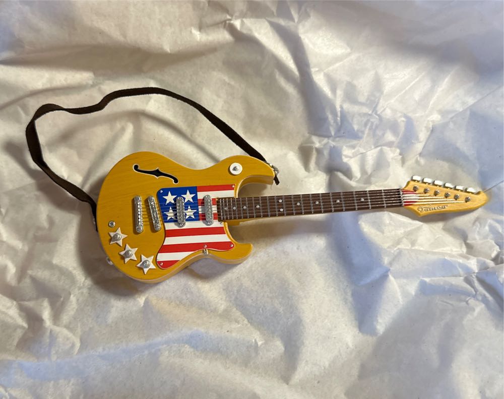 American Woman Magic - Guitars (Guitars) ornament collectible [Barcode 763795772346] - Main Image 3