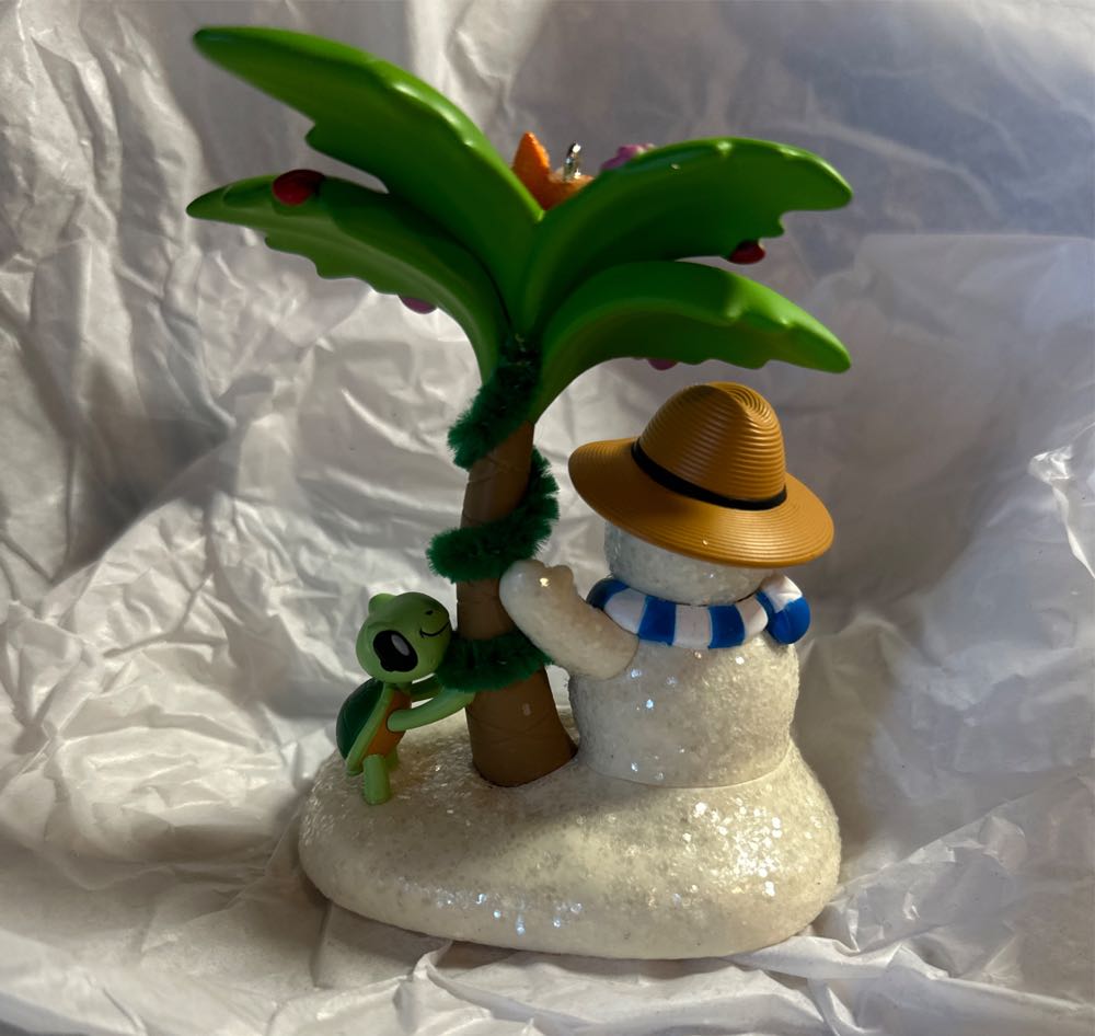 Hallmark Keepsake. Christmas. Sandal The Sandman. 2022. 1st In Series. Sculpted By Allie Jachimowicz. - Sandal The Sandman (1st In Series) ornament collectible [Barcode 763795759040] - Main Image 4