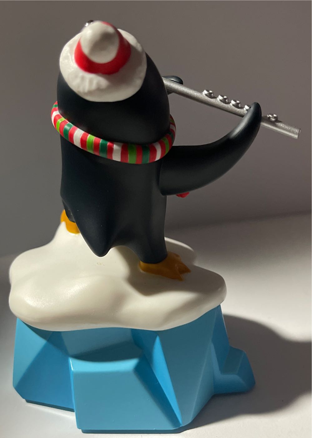 Chilly Trills - Music (Penguin) ornament collectible [Barcode 763795764396] - Main Image 4