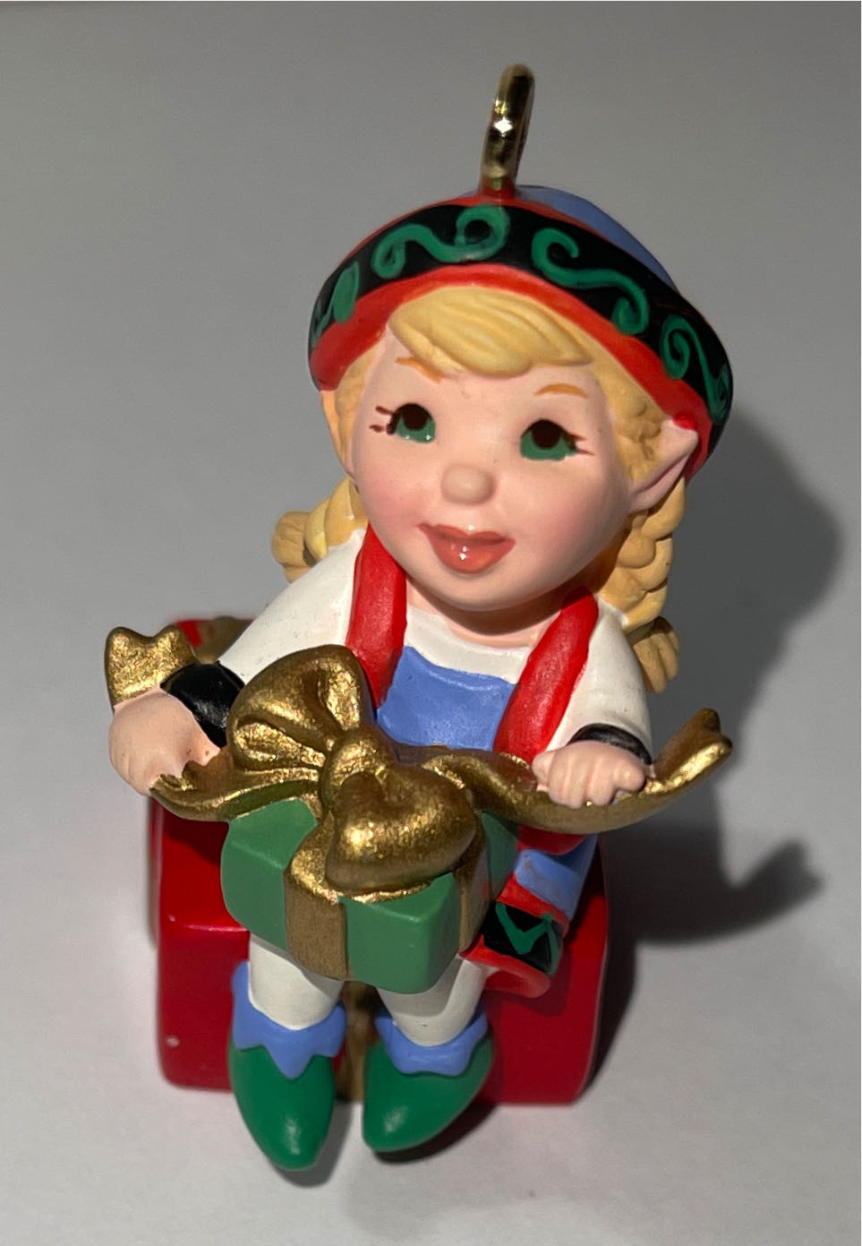 Curius The Elf 2002  (Elf) ornament collectible - Main Image 3