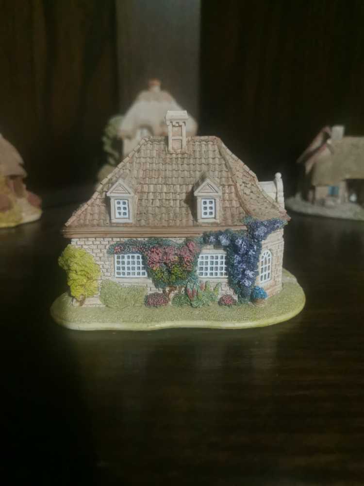 Vanbrugh Lodge  ornament collectible - Main Image 2