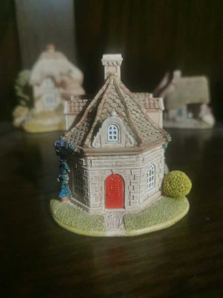 Vanbrugh Lodge  ornament collectible - Main Image 3