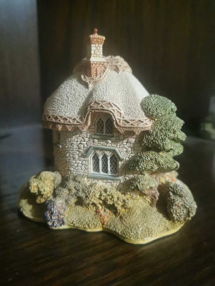Titmouse Cottage  ornament collectible - Main Image 3