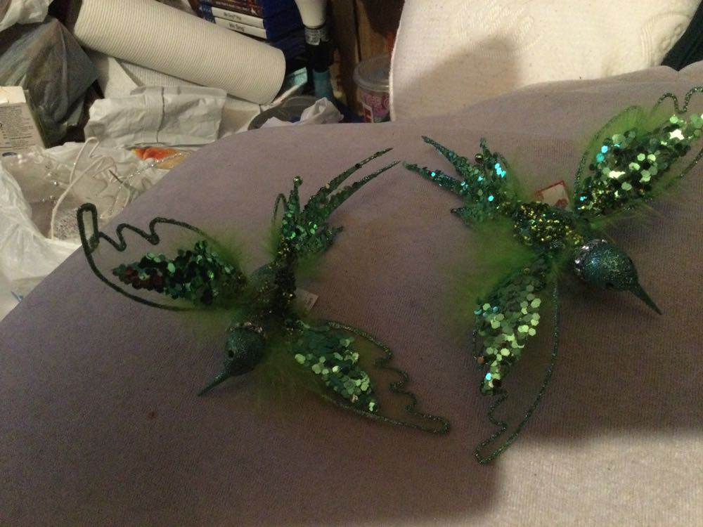 Hummingbird Jade - Holiday Time ornament collectible - Main Image 3