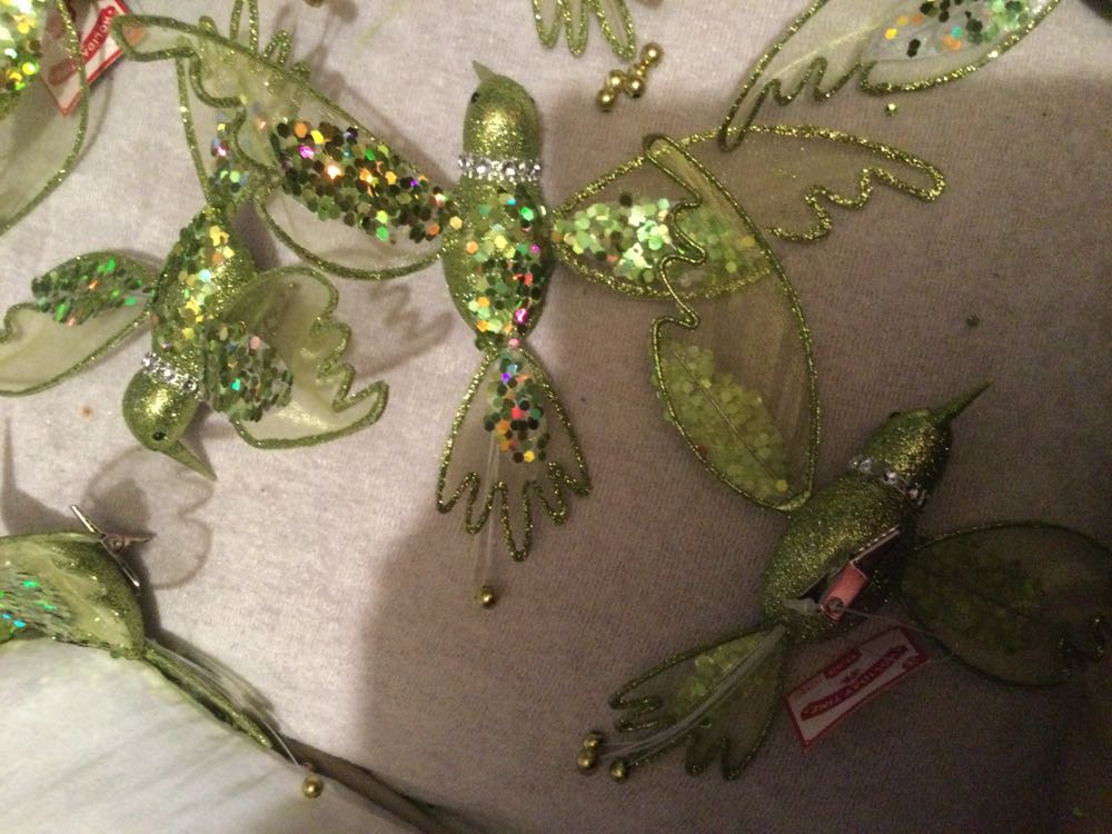 Hummingbird Chartreuse - Holiday Time ornament collectible - Main Image 3