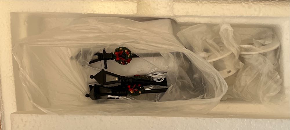 Collectors Pack VII 19 Piece - Caddington Village (Lighted Building) ornament collectible [Barcode 728162266422] - Main Image 2