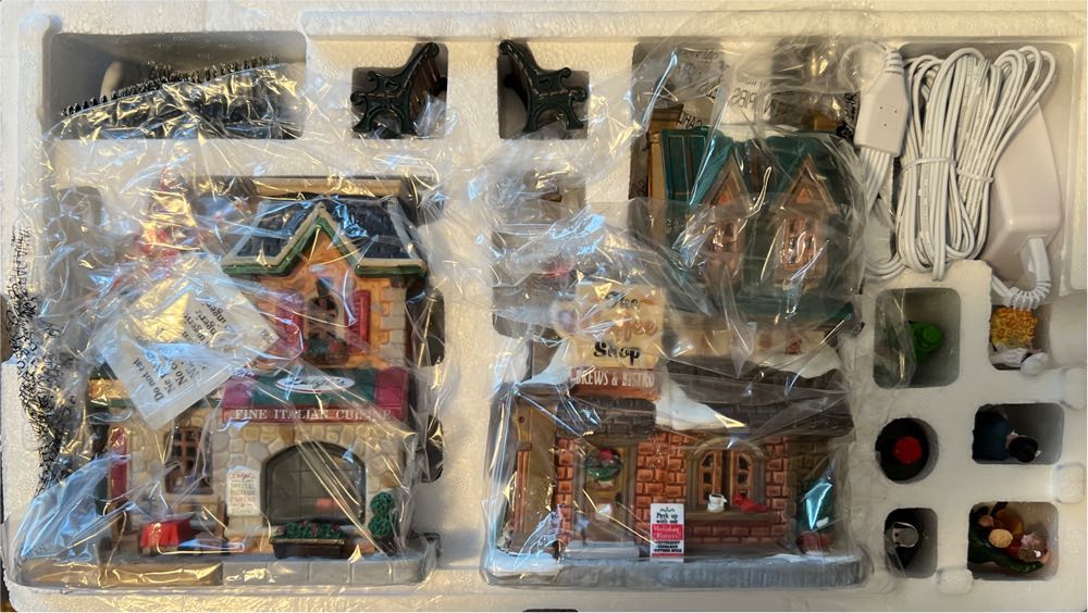 Collectors Pack VII 19 Piece - Caddington Village (Lighted Building) ornament collectible [Barcode 728162266422] - Main Image 3