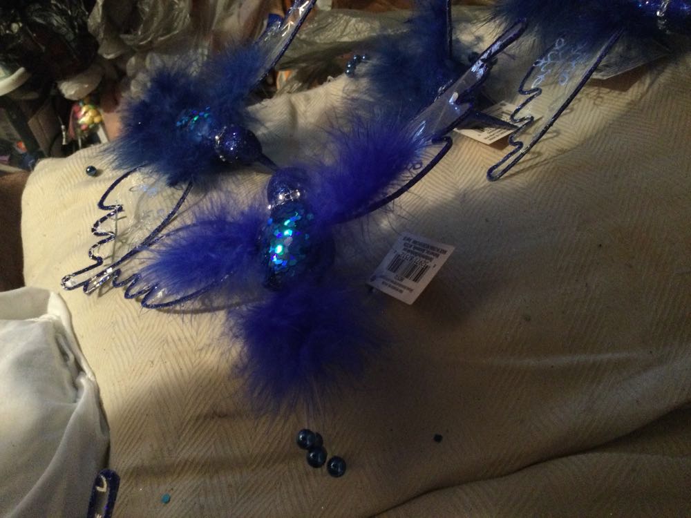 Hummingbird Sapphire - Holiday Time ornament collectible - Main Image 2