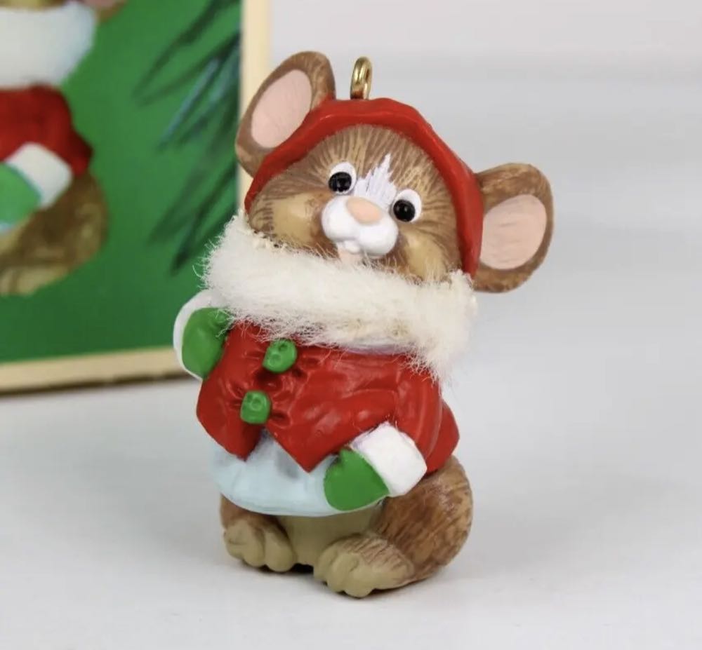 Santa Mouse  ornament collectible - Main Image 3