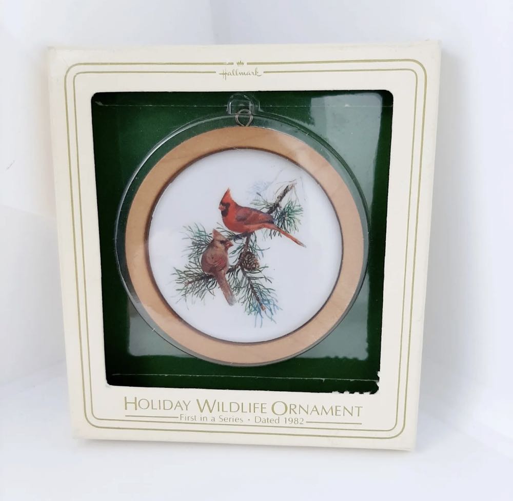 01 - Cardinals (of 07) - Holiday Wildlife (Birds, Cardinals) ornament collectible - Main Image 3