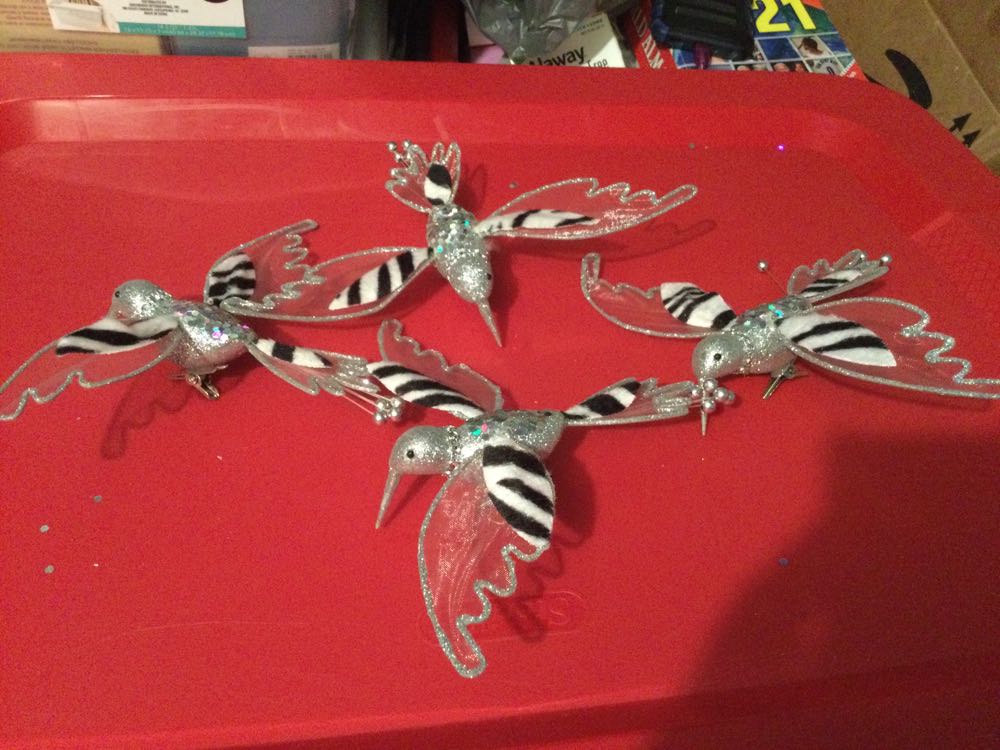 Hummingbird Silver - Holiday Time ornament collectible - Main Image 3