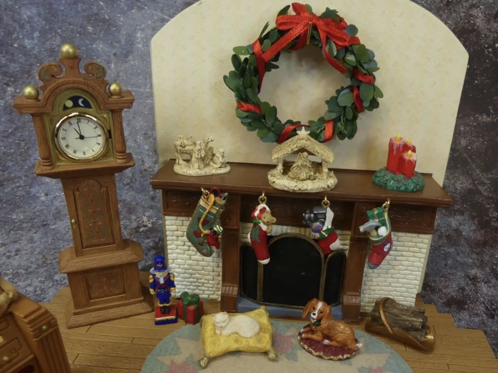 Family Living Room (KOC Club)  ornament collectible - Main Image 2