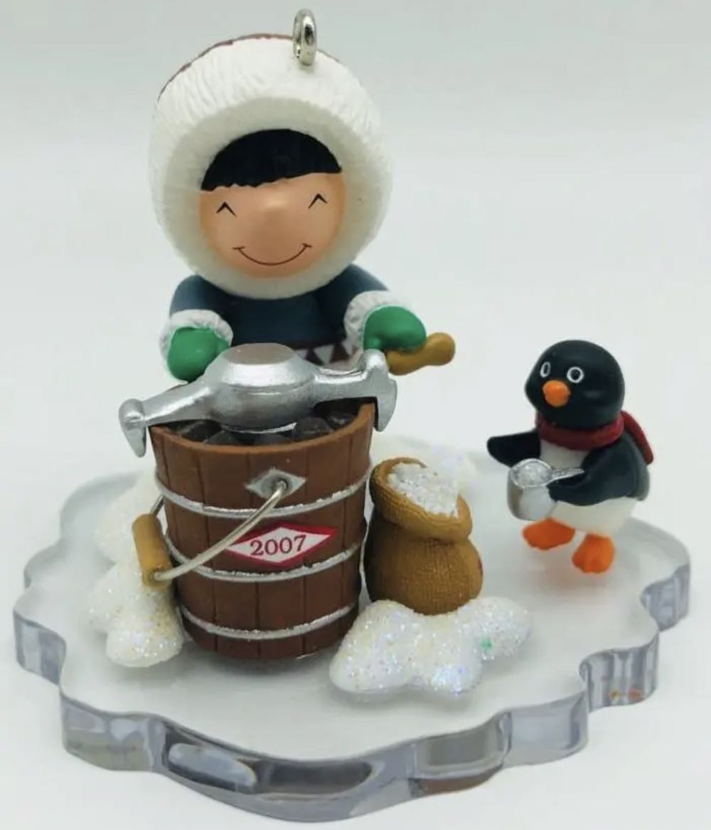 Frosty Friends (28th In Series)  ornament collectible - Main Image 2