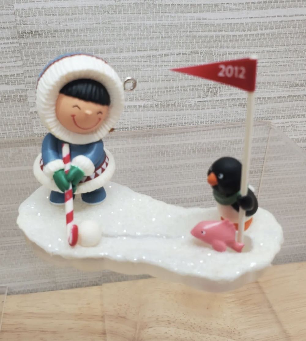 Frosty Friends (33rd In Series)  ornament collectible - Main Image 2