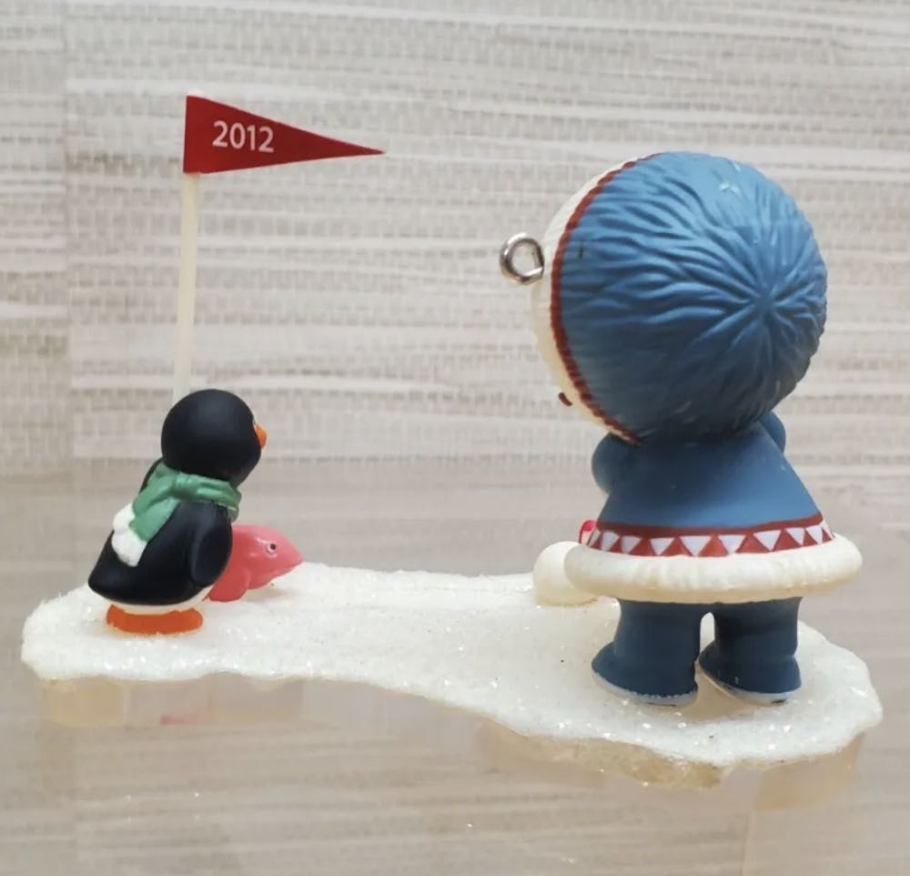 Frosty Friends (33rd In Series)  ornament collectible - Main Image 3