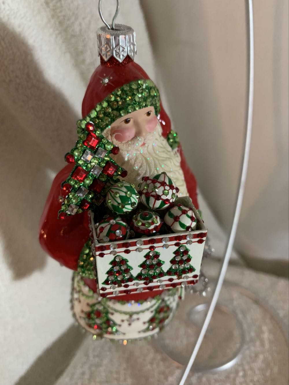 Merveilleux Claus, Red: Green & White - Event Exclusive (Santa) ornament collectible - Main Image 2