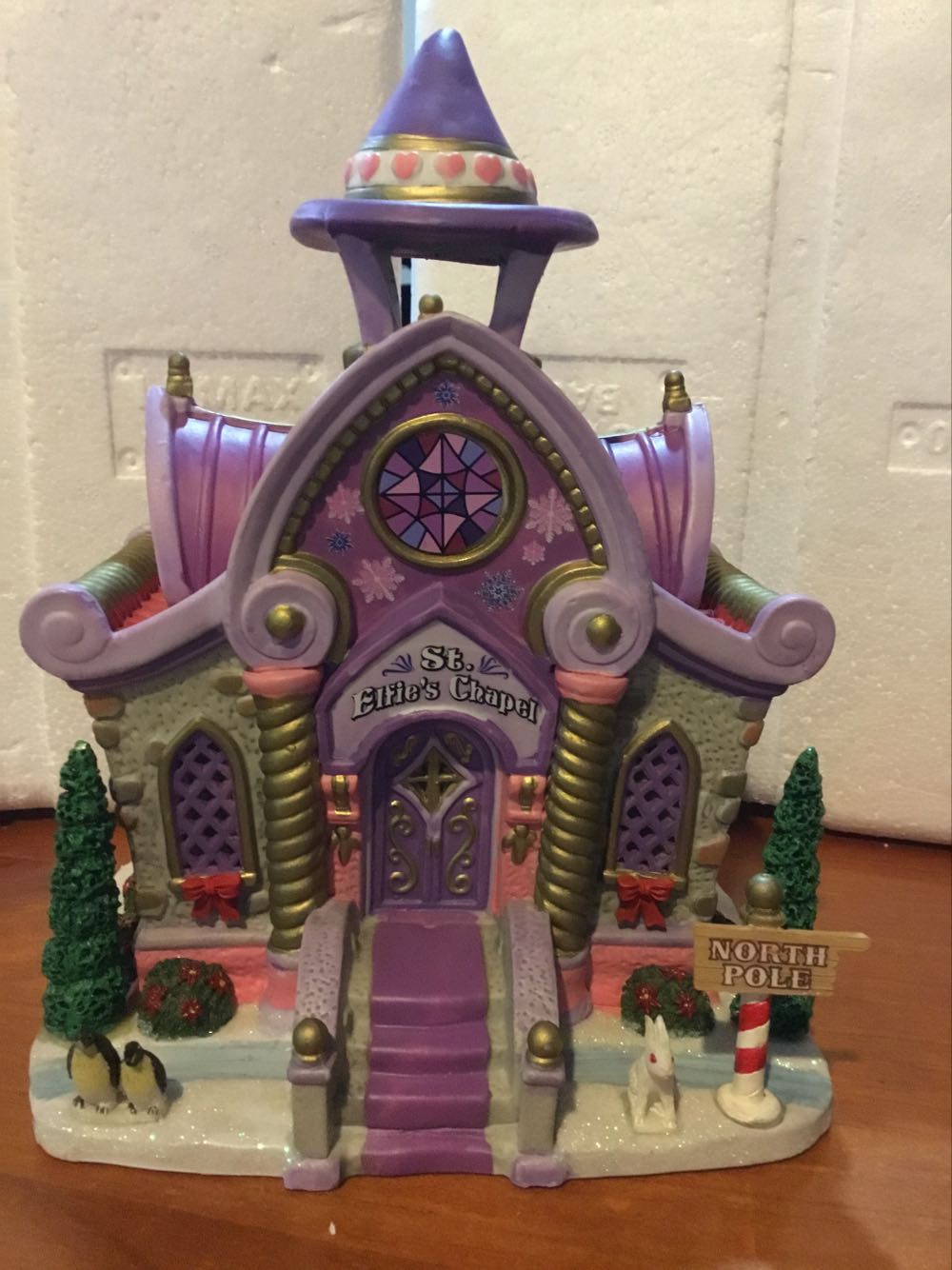 St Elfie’s Chapel - Lemax Santa’s Wonderland (Lighted Building) ornament collectible [Barcode 728162755308] - Main Image 2