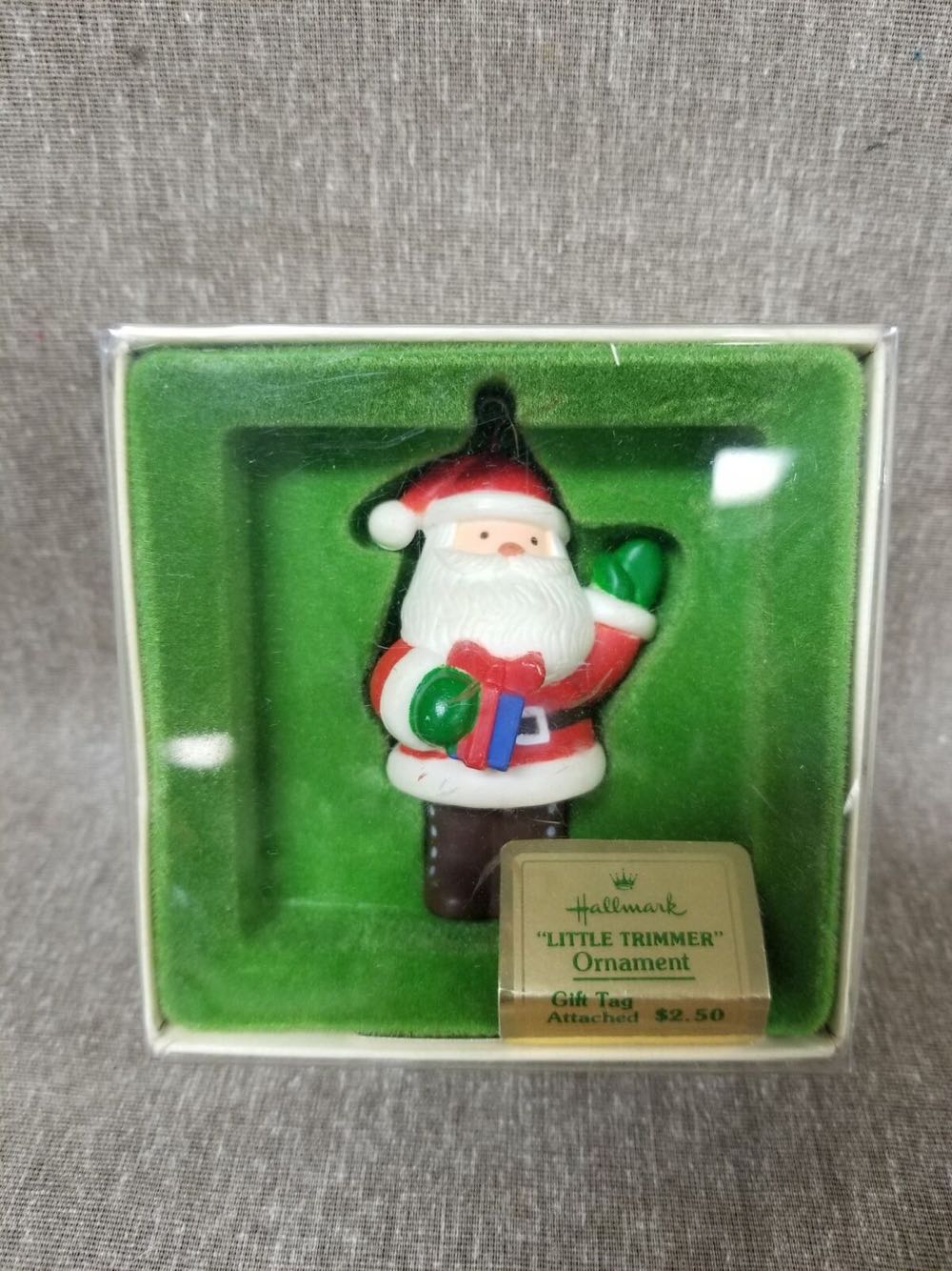 Hallmark 1978 Little Trimmer Santa  ornament collectible - Main Image 3