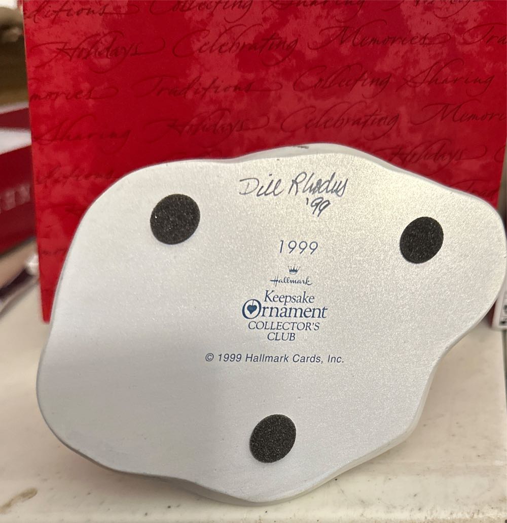 Snowy Plaza - Studio Edition - Signed (Winter) ornament collectible - Main Image 2