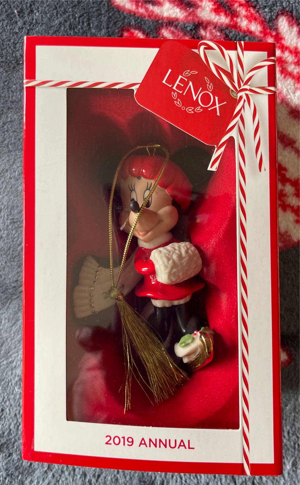 Lenox 885401 Disney Skate Away Minnie Ornament  ornament collectible [Barcode 882864818096] - Main Image 1