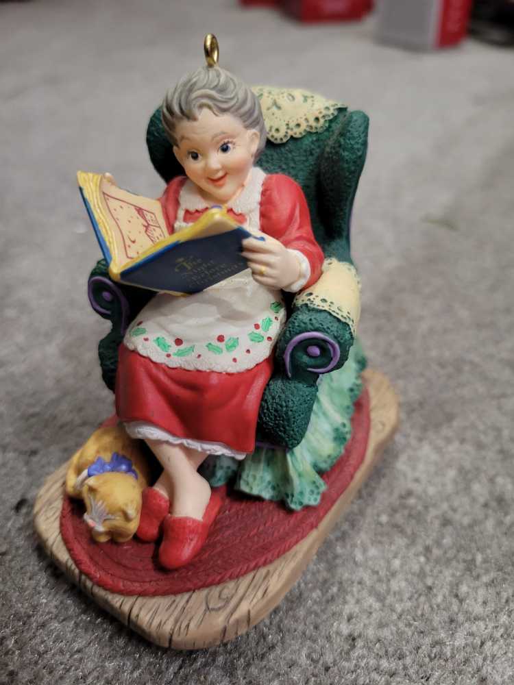 Elf With Gingerbread Cookie