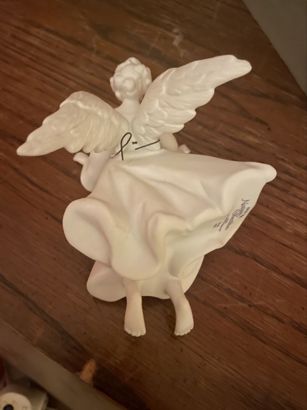 Avon - Nativity Collectibles - 1985 - The Angle - Angle (Nativity) ornament collectible - Main Image 2