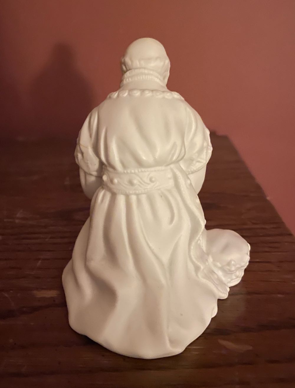 Avon - Nativity Collectibles - 1982 - Magi - Melchior - Magi (Nativity) ornament collectible - Main Image 2