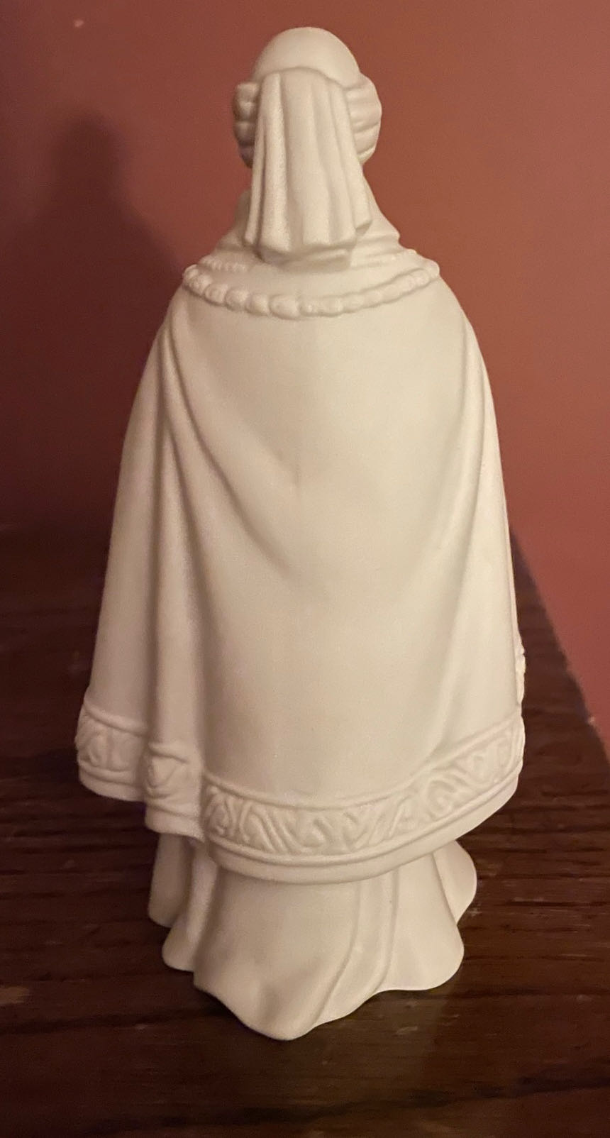 Avon - Nativity Collectibles - 1982 - Magi - Balthazar - Magi (Nativity) ornament collectible - Main Image 2