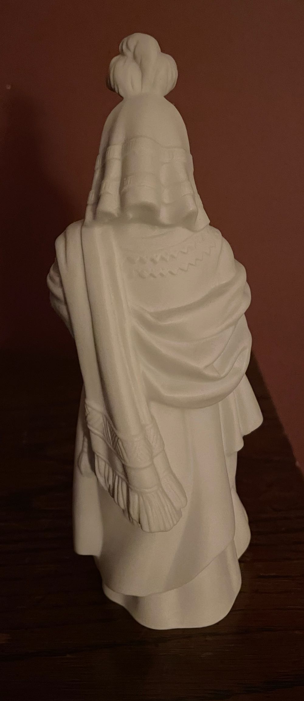 Avon - Nativity Collectibles - 1982 - Magi - Kaspar - Magi (Nativity) ornament collectible - Main Image 2
