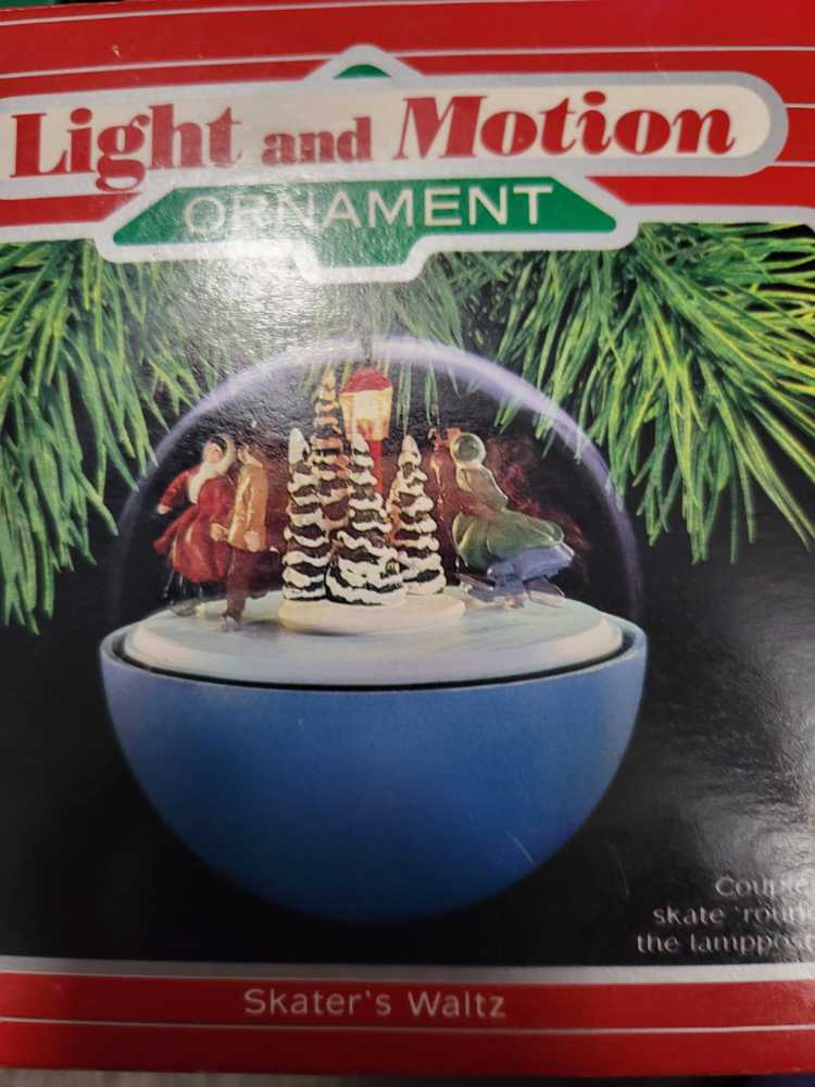 Teddies Around The World Christmas Ball New