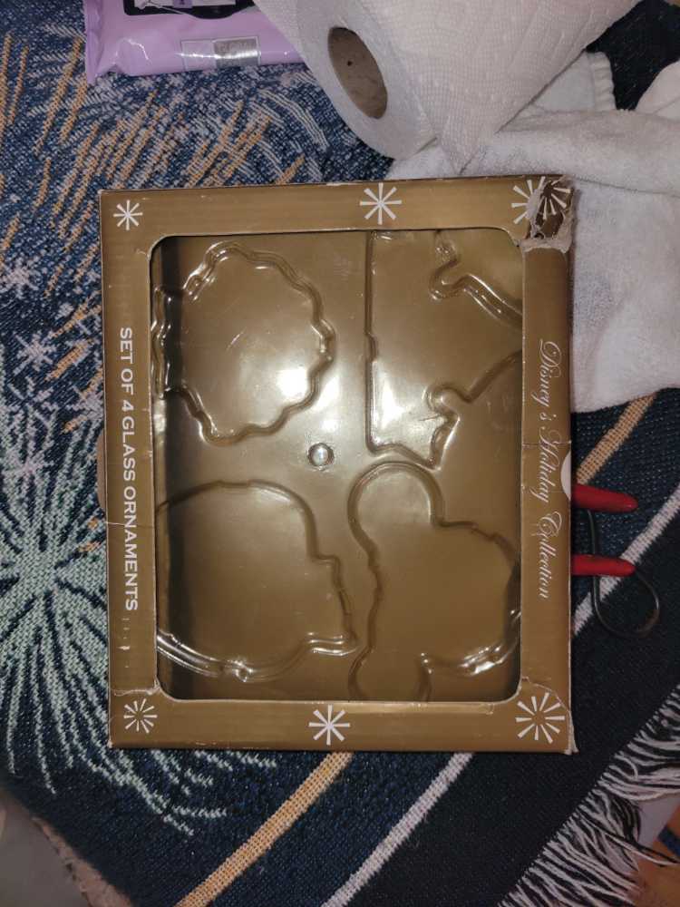 Disney’s Holiday Collection Set Of 4 Glass Ornaments  ornament collectible [Barcode 400153655704] - Main Image 2