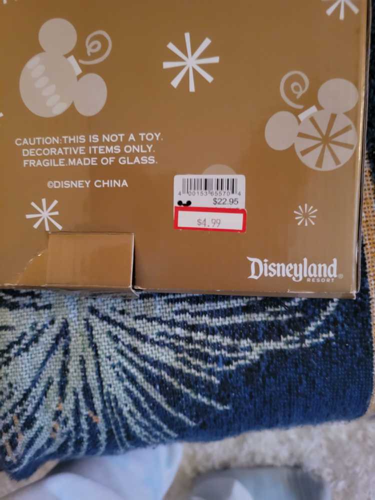 Disney’s Holiday Collection Set Of 4 Glass Ornaments  ornament collectible [Barcode 400153655704] - Main Image 3