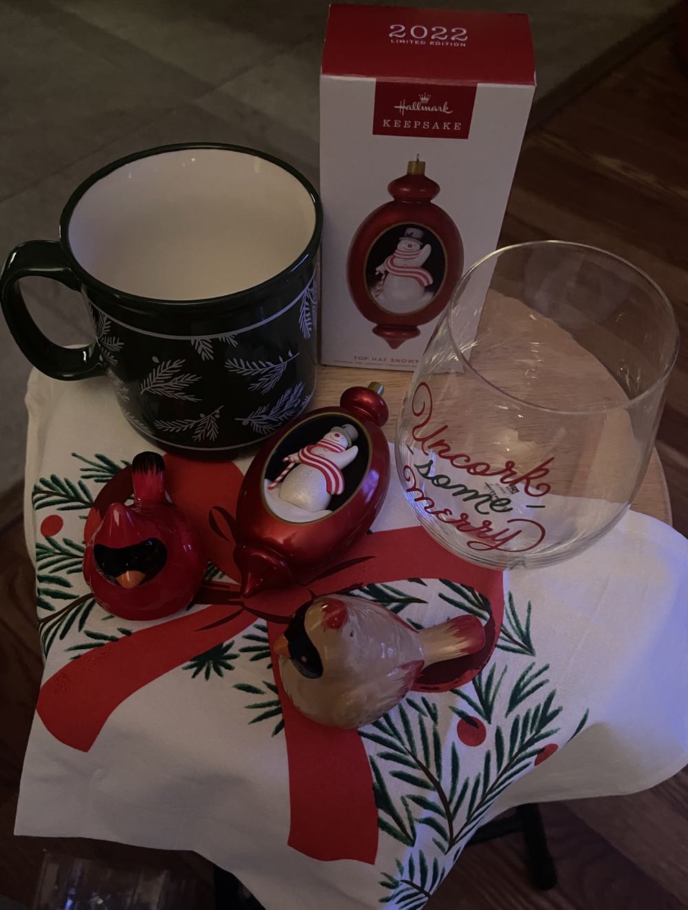 VIP Bag 2022  (VIP) ornament collectible [Barcode 763795807581] - Main Image 2