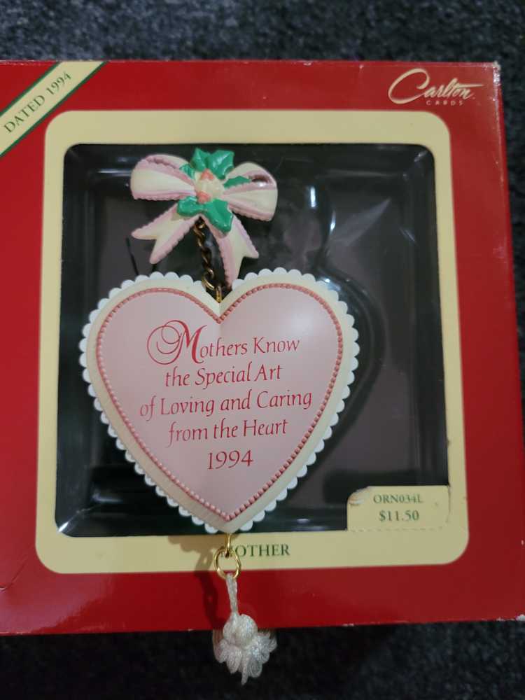 Disney: Haunted Mansion Master Gracey In Globe