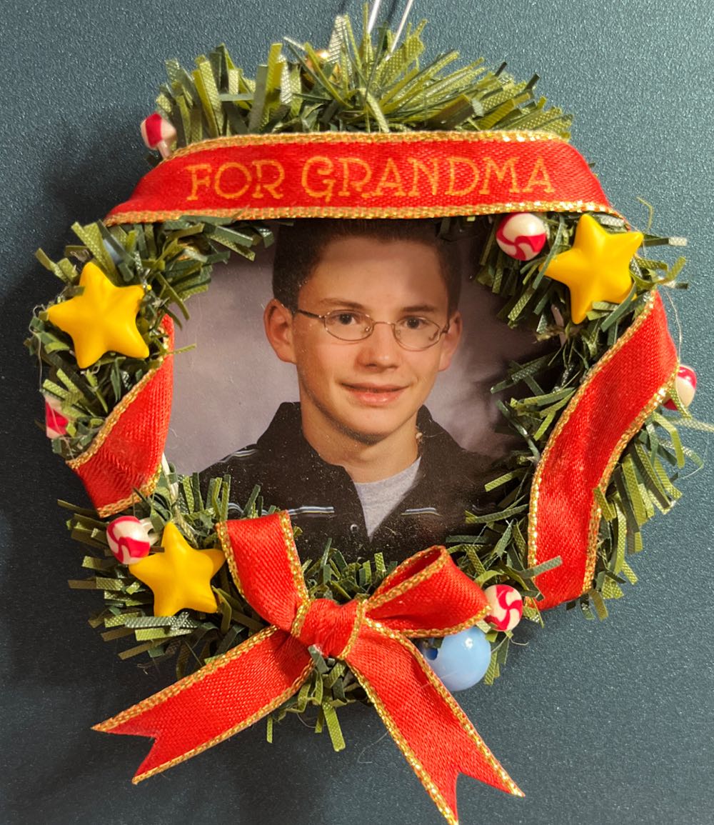 For Grandma - Grandma (Picture Ornament) ornament collectible [Barcode 015012859980] - Main Image 3