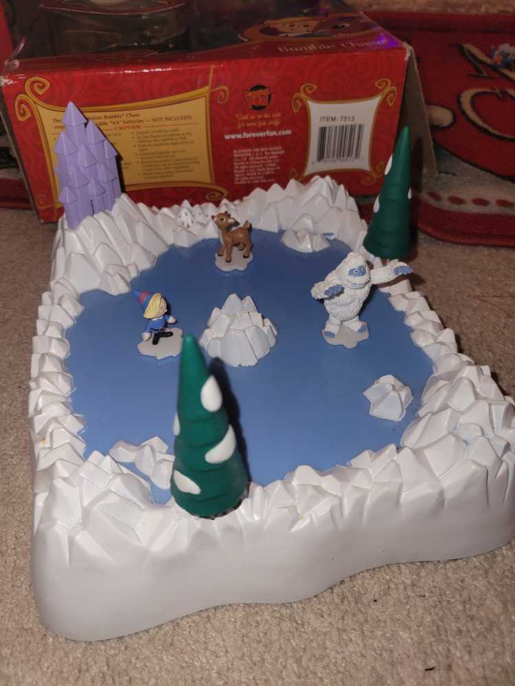 Cvs Forever Fun Bumble Chase Rudolph The Red Nosed Reindeer Motion Music New  (Rudolph The Red Nose Reindeer) ornament collectible [Barcode 879104005132] - Main Image 2