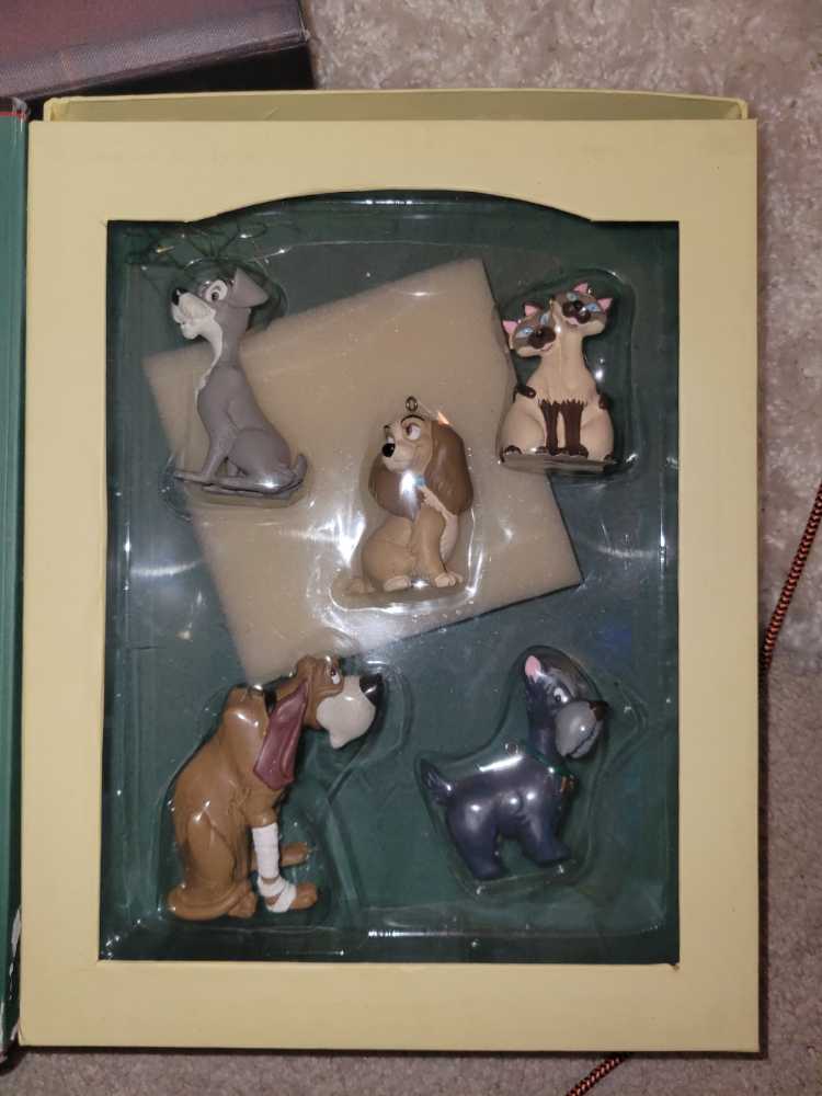 Lady And The Tramp Storybook Ornament Set - Disney Store (Disney Lady & The Tramp) ornament collectible - Main Image 2