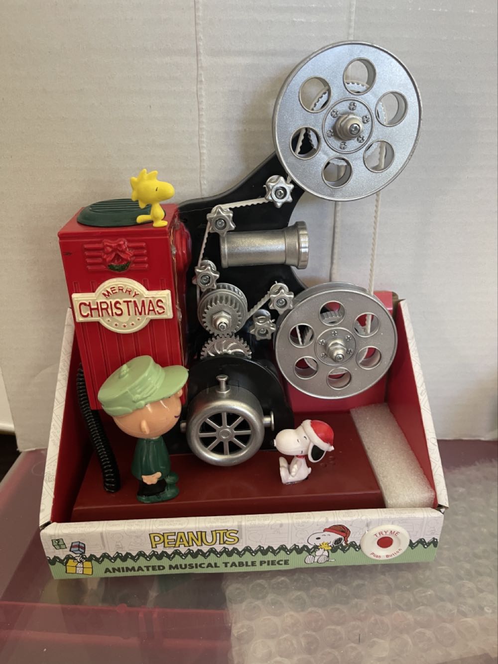 Peanuts Animated Musical Table Piece Christmas Film Projector Charlie Brown New  ornament collectible [Barcode 765784765872] - Main Image 2