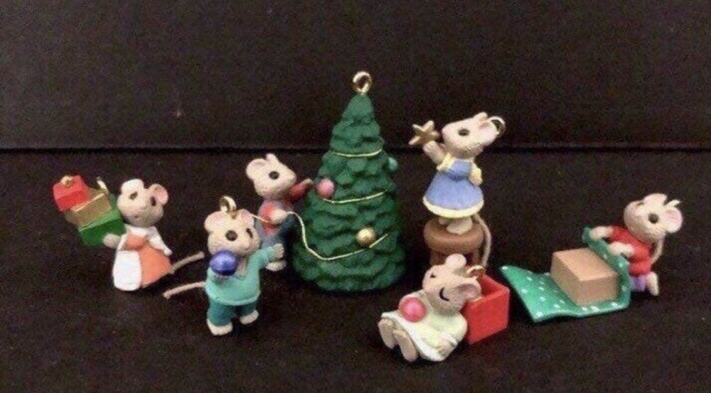 Tender Tiny Touches - 1996 - Tiny Christmas Helpers - Just One More - Tiny Tender Touches (Collection - Miniature) ornament collectible - Main Image 4