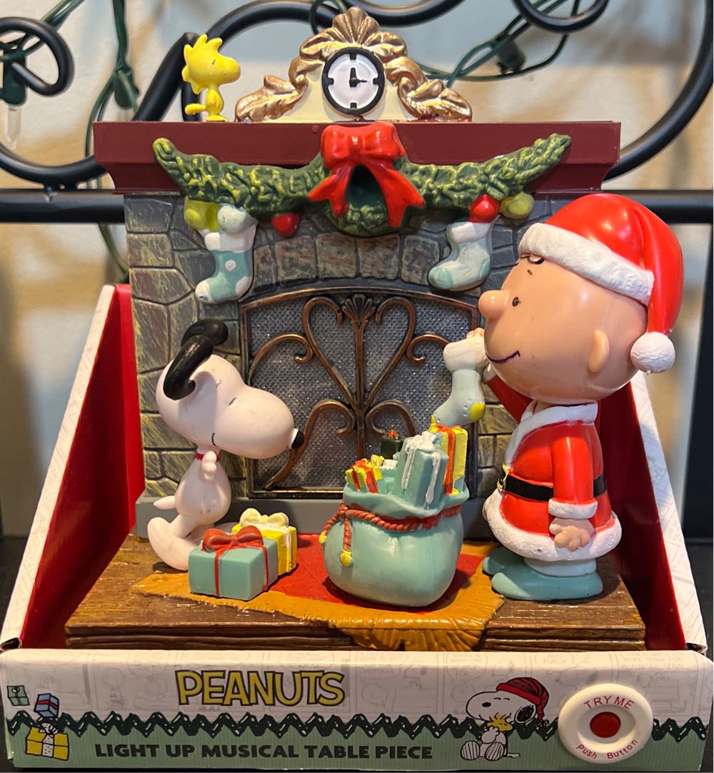 Peanuts Christmas Fireplace Music Table Piece Christmas Table  ornament collectible [Barcode 765784694547] - Main Image 2