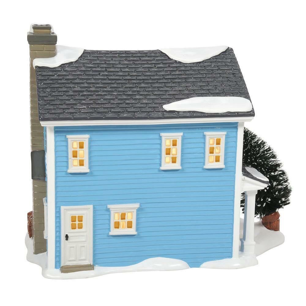 Dept. 56 - Christmas Vacation - Building - The Chester House - 6009758 - Christmas Vacation - Building (Light Up Village) ornament collectible - Main Image 2
