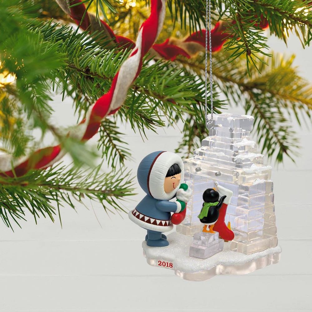 Frosty Friends (39th In Series)  ornament collectible - Main Image 4